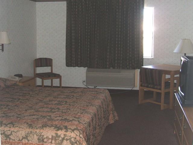 Scottish Inn & Suites Hobby Airport Houston Room photo