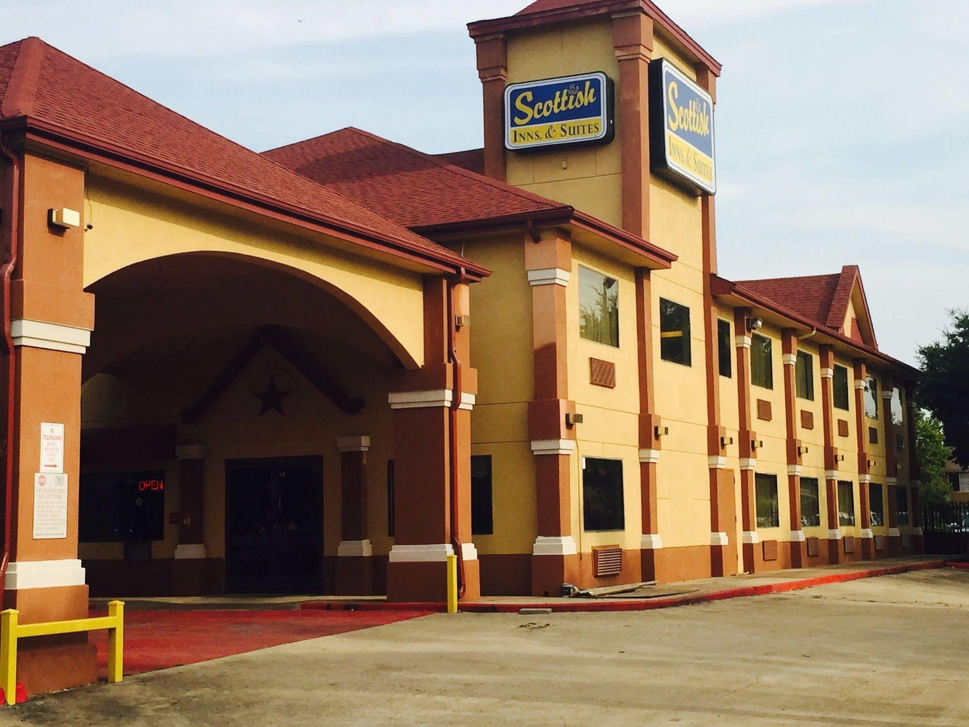 Scottish Inn & Suites Hobby Airport Houston Exterior photo